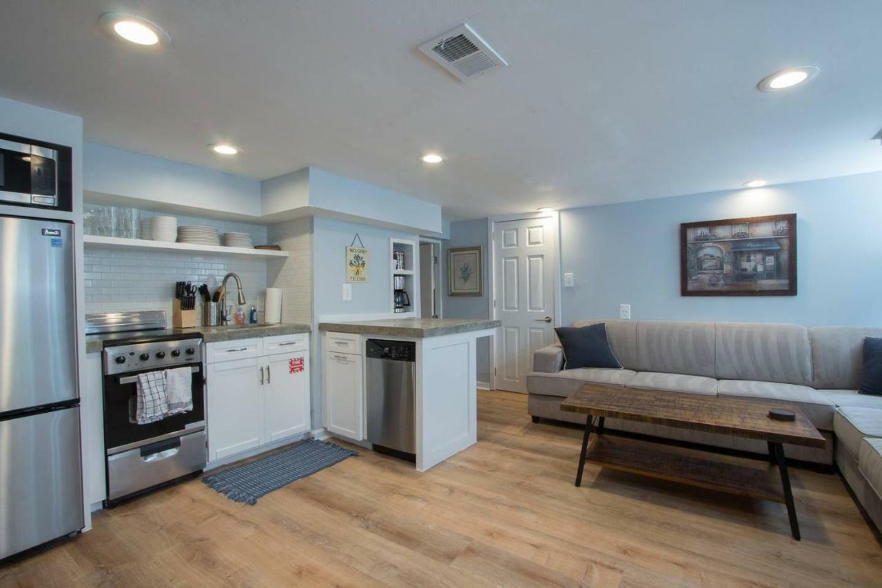 Luxury 2 Bedroom Apartment W/ Free Parking Washington Exterior photo