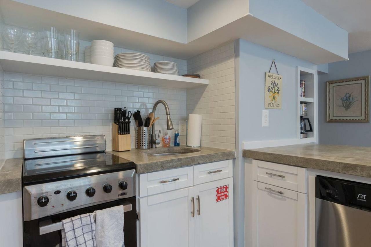 Luxury 2 Bedroom Apartment W/ Free Parking Washington Exterior photo